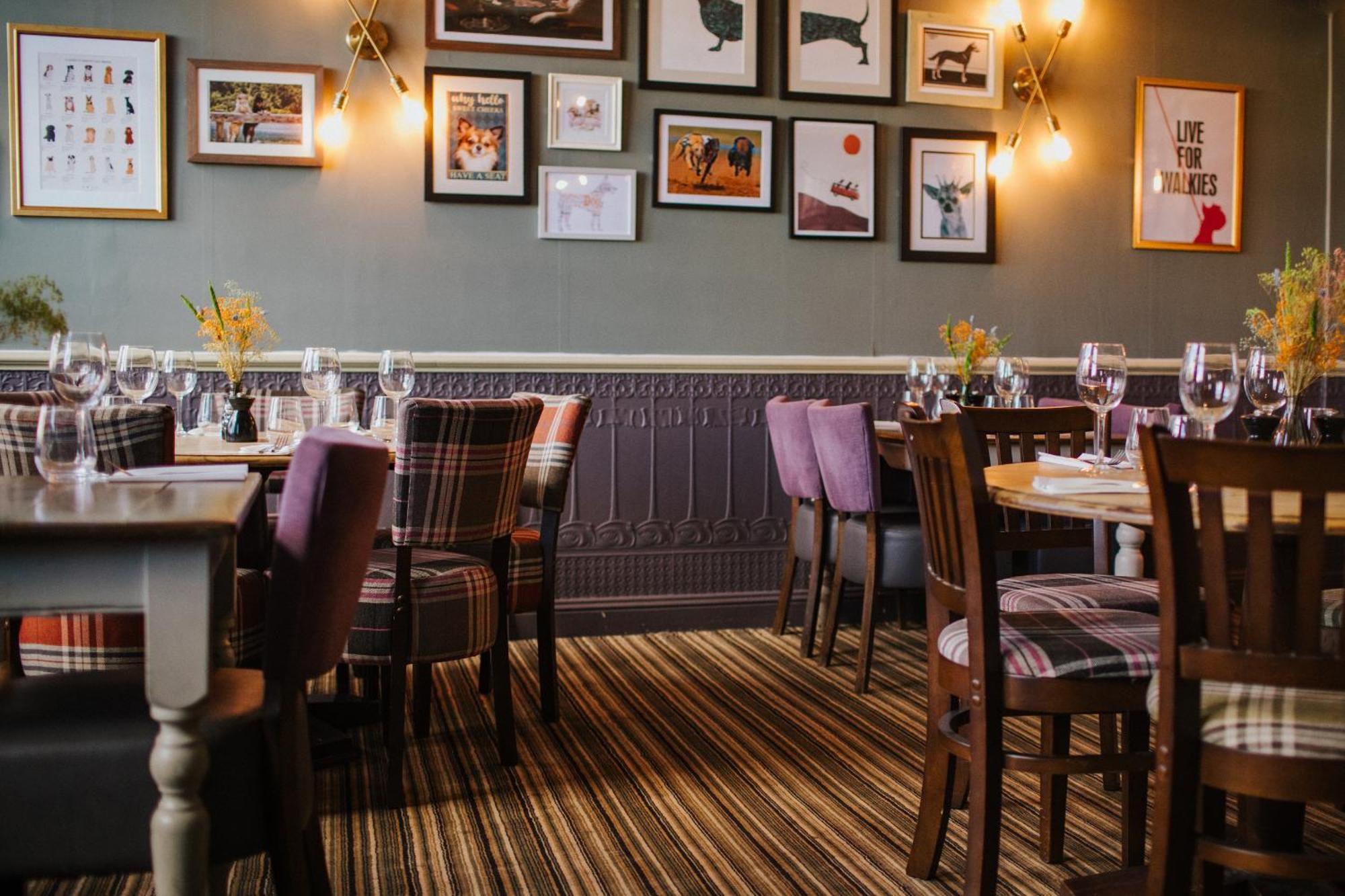 เดอะ เดวิล พันช์โบว์ล โฮเต็ล Hotel Hindhead ภายนอก รูปภาพ